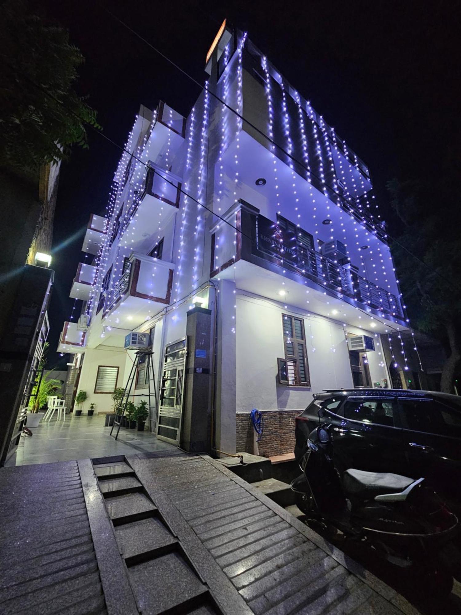 Shri Krishna Divine Dham Hotel Mathura Exterior photo